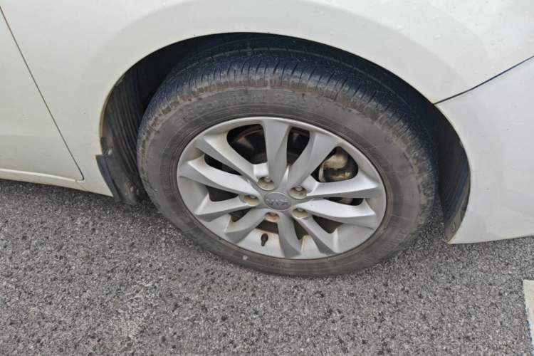 Used Kia K3 2016 1.6L Automatic GL Right Front Wheel Hub