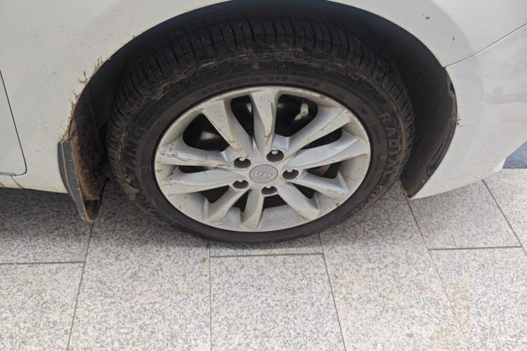 Used Kia K3 2016 1.6L Automatic GL Right Front Wheel Hub