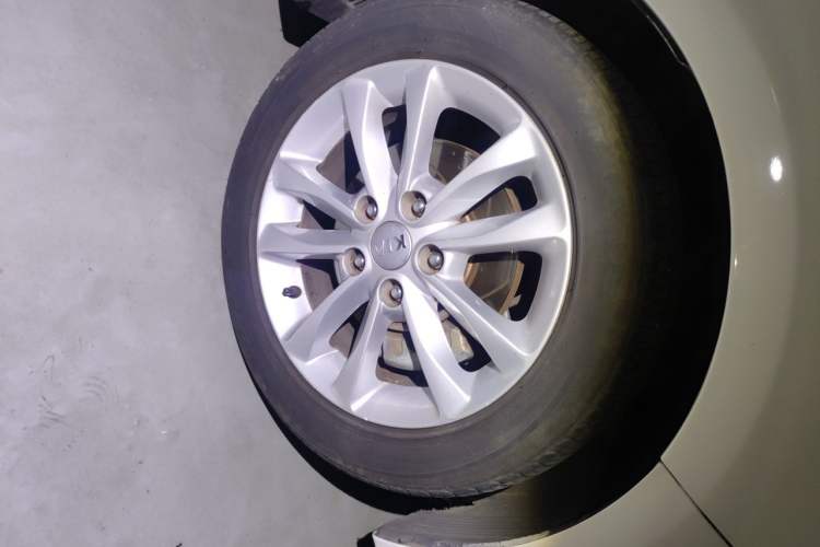 Used Kia K3 2016 1.6L Automatic GL Right Front Wheel Hub