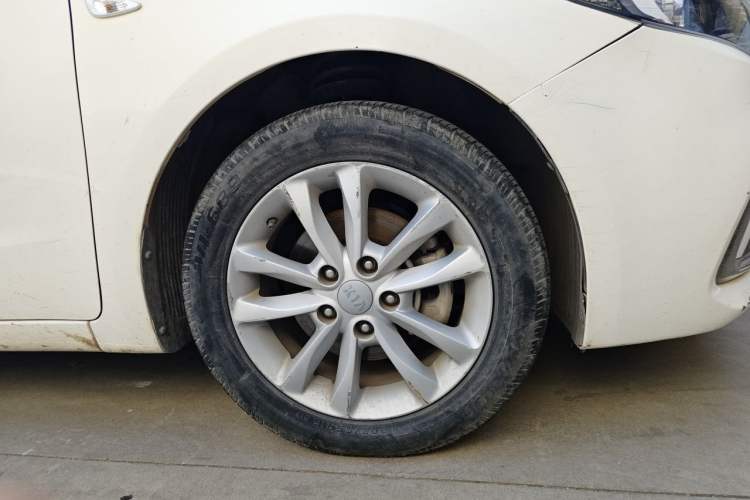 Used Kia K3 2016 1.6L Automatic GL Right Front Wheel Hub