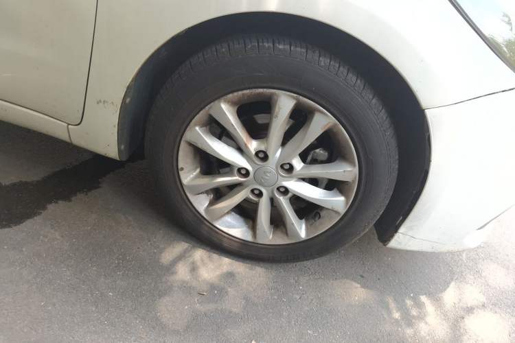 Used Kia K3 2016 1.6L Automatic GL Right Front Wheel Hub