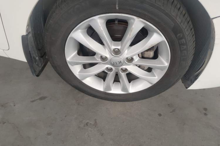 Used Kia K3 2016 1.6L Automatic GLS Right Front Wheel Hub