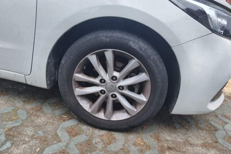 Used Kia K3 2016 1.6L Automatic GLS Right Front Wheel Hub