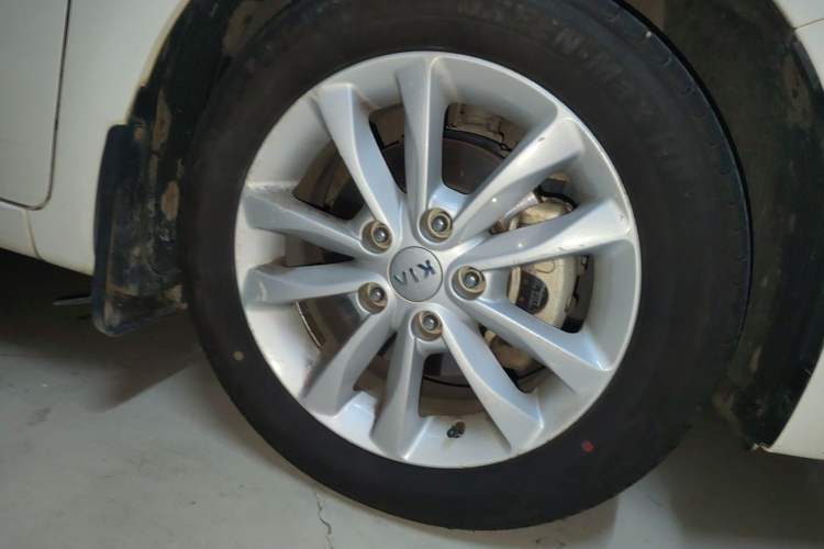 Used Kia K3 2016 1.6L Automatic GL Right Front Wheel Hub