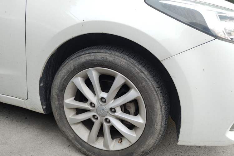 Used Kia K3 2016 1.6L Manual GLS Right Front Wheel Hub