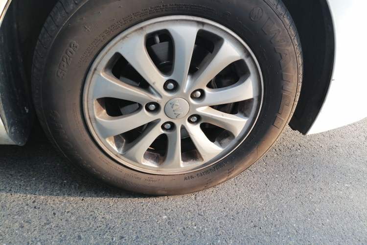Used Kia K3 2016 1.6L Manual GL Right Front Wheel Hub