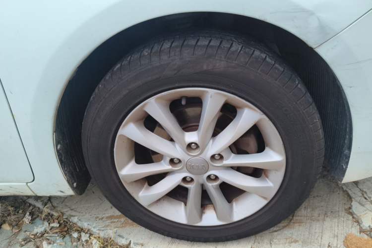 Used Kia K3 2016 1.6L Automatic GL Right Front Wheel Hub