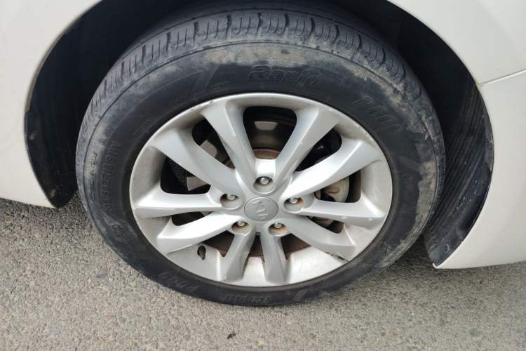 Used Kia K3 2016 1.6L Automatic GL Right Front Wheel Hub