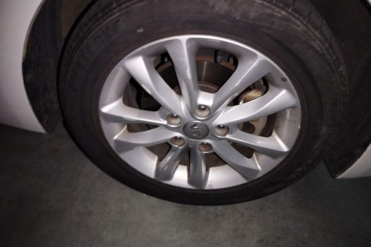 Used Kia K3 2016 1.6L Automatic GLS Right Front Wheel Hub
