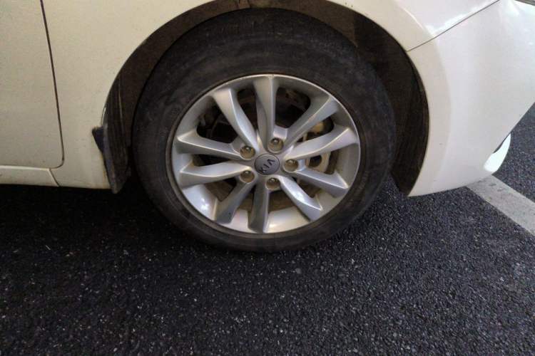 Used Kia K3 2016 1.6L Automatic GL Right Front Wheel Hub