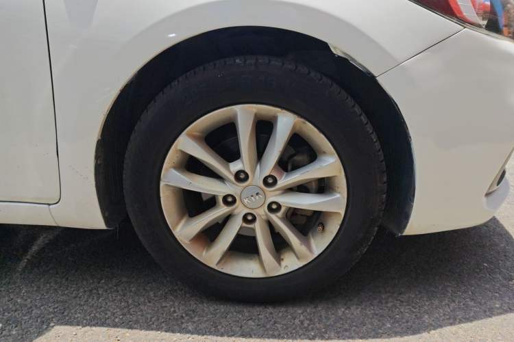 Used Kia K3 2016 1.6L Automatic GLS Right Front Wheel Hub