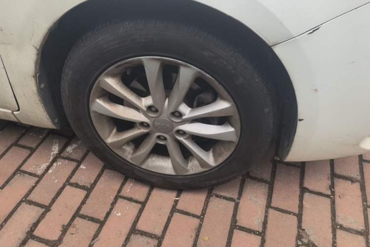 Used Kia K3 2016 1.6L Automatic GLS Right Front Wheel Hub