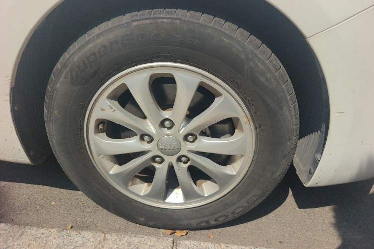 Used Kia K3 2016 1.6L Manual GL Right Front Wheel Hub