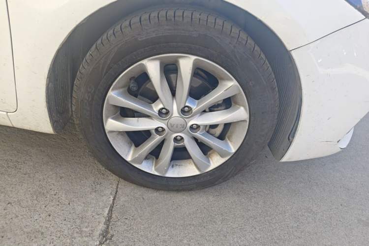 Used Kia K3 2016 1.6L Manual GLS Right Front Wheel Hub