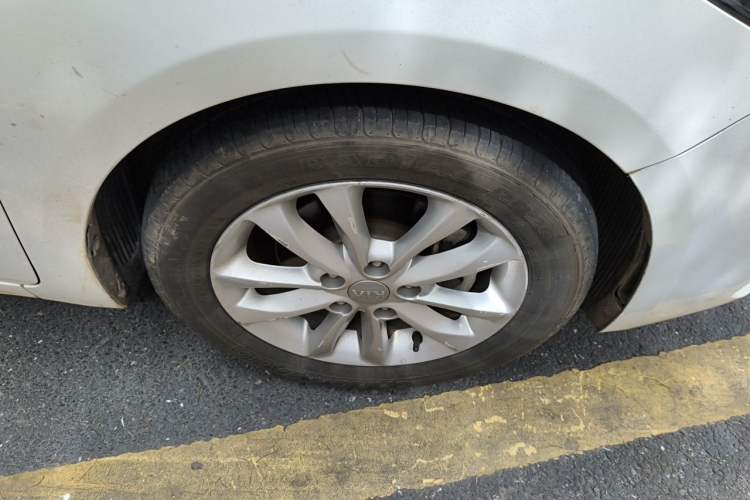 Used Kia K3 2016 1.6L Automatic GLS Right Front Wheel Hub