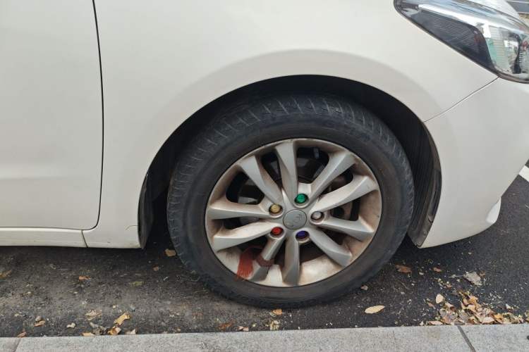 Used Kia K3 2016 1.6L Automatic GLS Right Front Wheel Hub