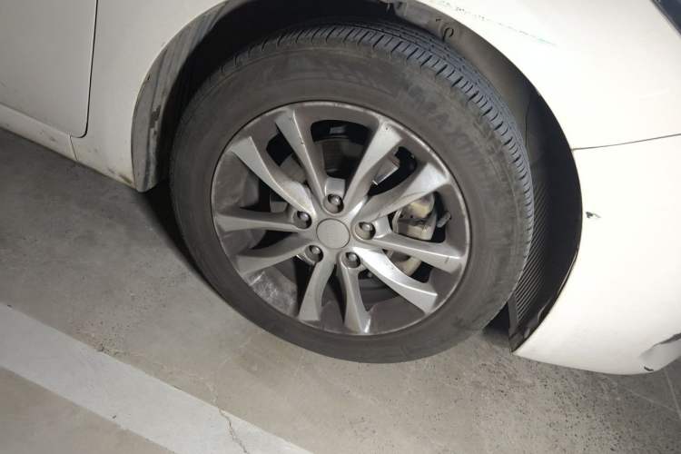 Used Kia K3 2016 1.6L Automatic GL Right Front Wheel Hub