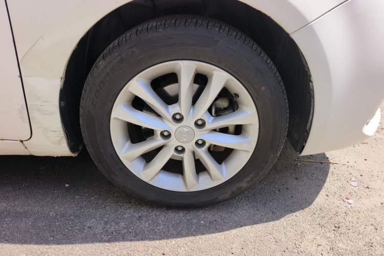 Used Kia K3 2016 1.6L Automatic GL Right Front Wheel Hub