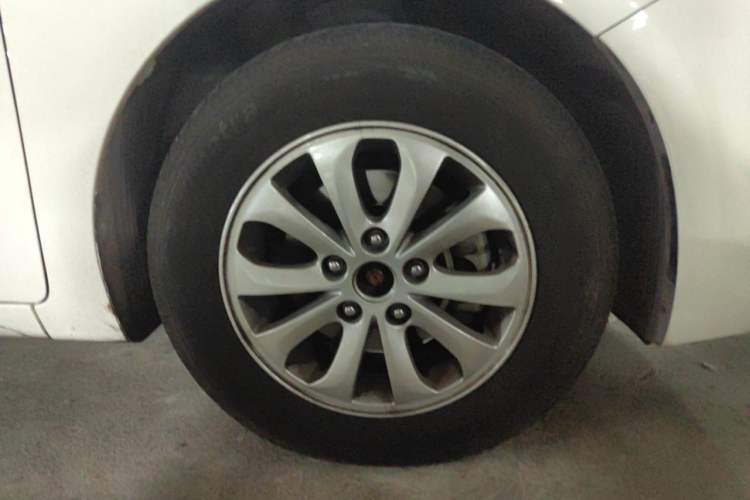 Used Kia K3 2016 1.6L Manual GL Right Front Wheel Hub