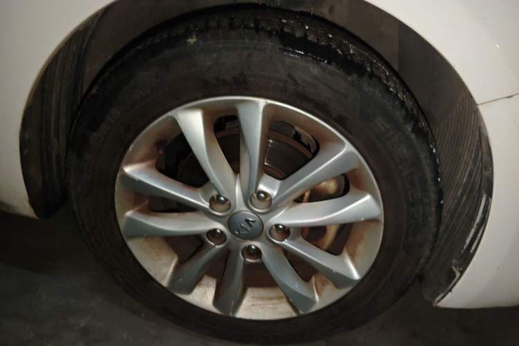 Used Kia K3 2016 1.6L Manual GLS Right Front Wheel Hub