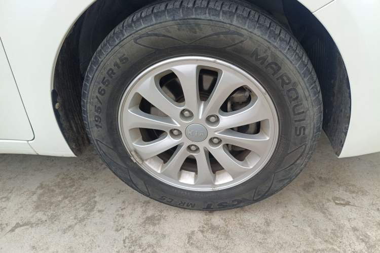 Used Kia K3 2016 1.6L Automatic with Sunroof Right Front Wheel Hub