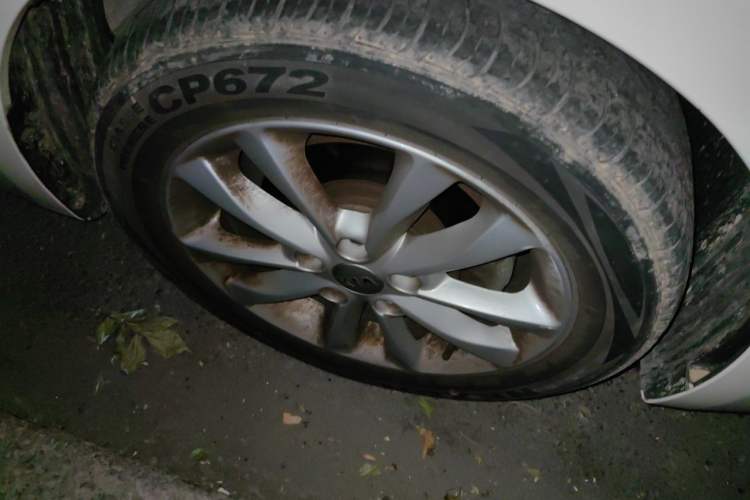 Used Kia K3 2016 1.6L Automatic GLS Right Front Wheel Hub