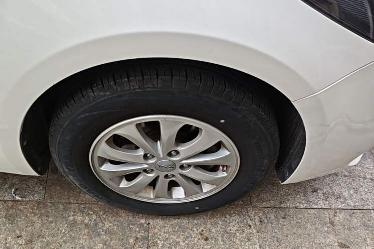 Used Kia K3 2016 1.6L Manual GL Right Front Wheel Hub