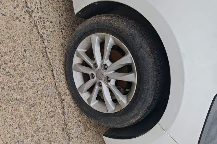 Used Kia K3 2016 1.6L Automatic GL Right Front Wheel Hub