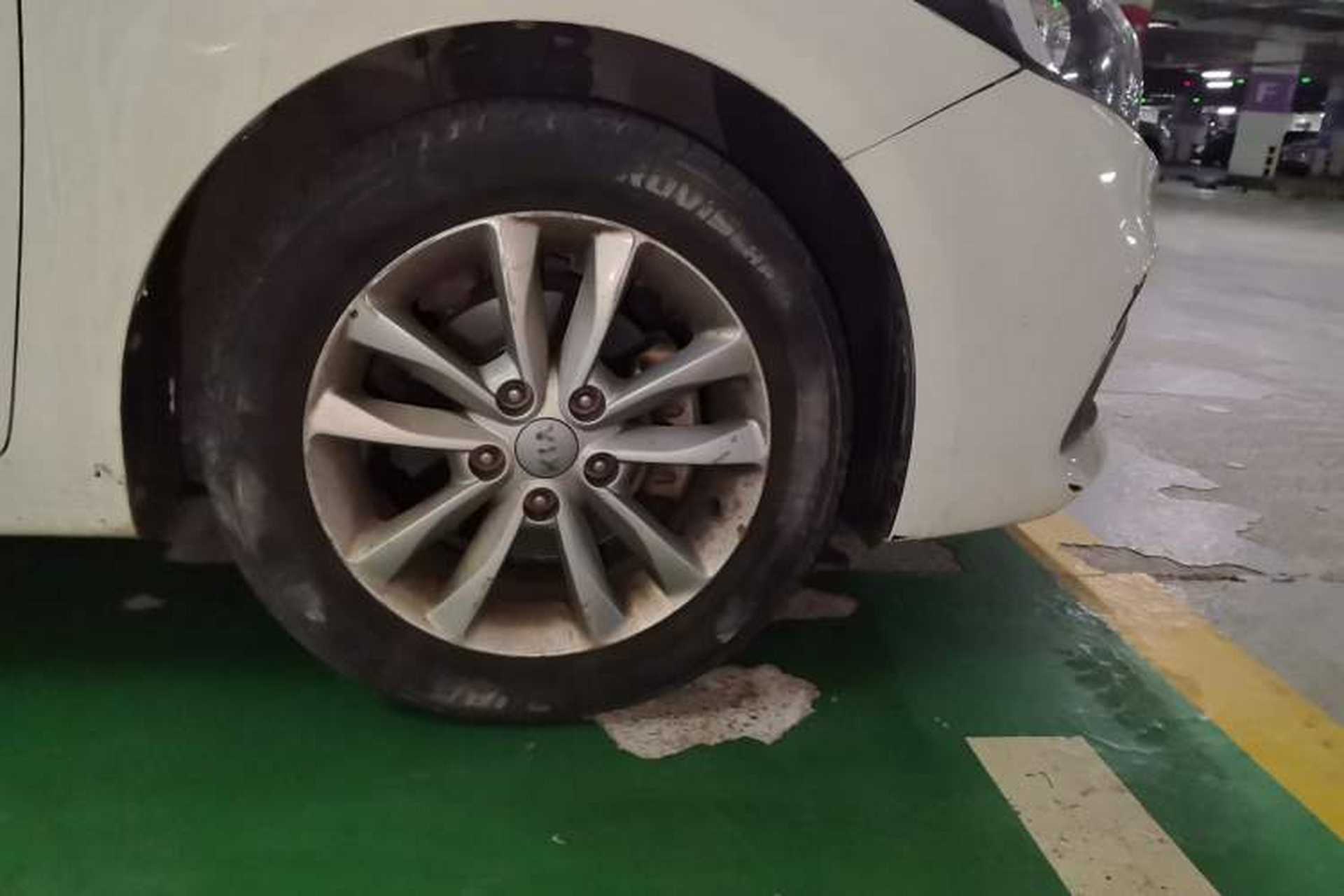 Used Kia K3 2016 1.6L Automatic GL Right Front Wheel Hub