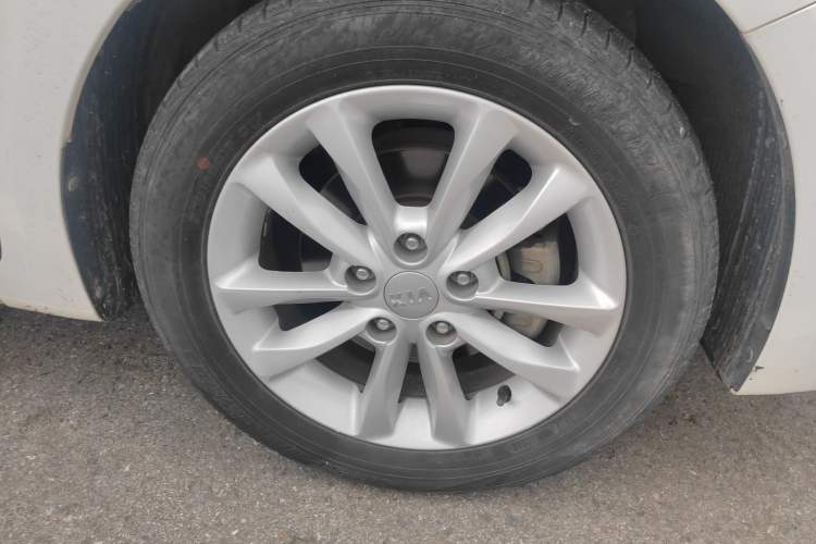 Used Kia K3 2016 1.6L Automatic GLS Right Front Wheel Hub