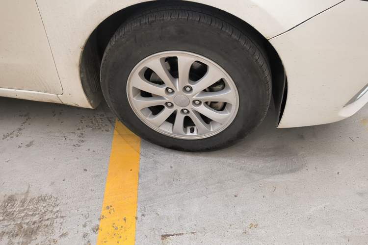 Used Kia K3 2016 1.6L Manual GL Right Front Wheel Hub