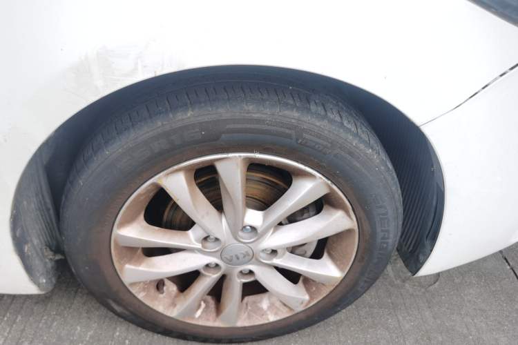 Used Kia K3 2016 1.6L Automatic GL Right Front Wheel Hub