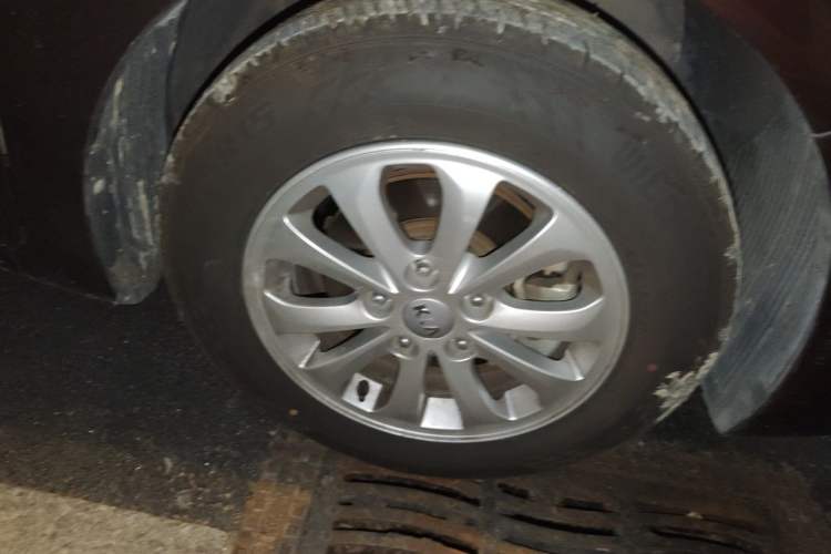 Used Kia K3 2016 1.6L Manual GL Right Front Wheel Hub