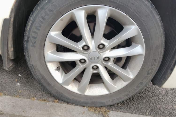 Used Kia K3 2016 1.6L Manual GLS Right Front Wheel Hub