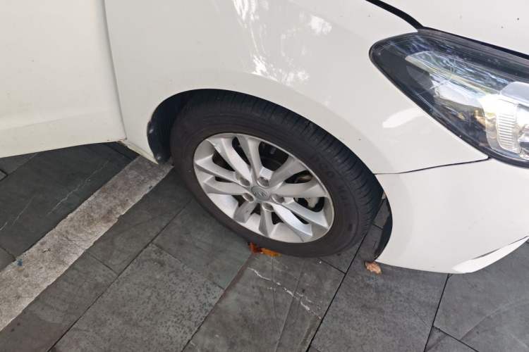 Used Kia K3 2016 1.6L Automatic GLS Right Front Wheel Hub