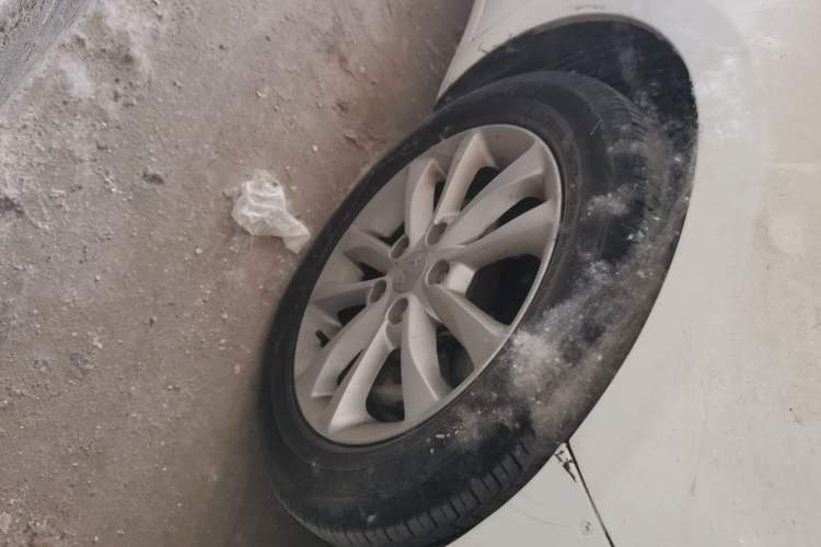Used Kia K3 2016 1.6L Automatic GLS Right Front Wheel Hub