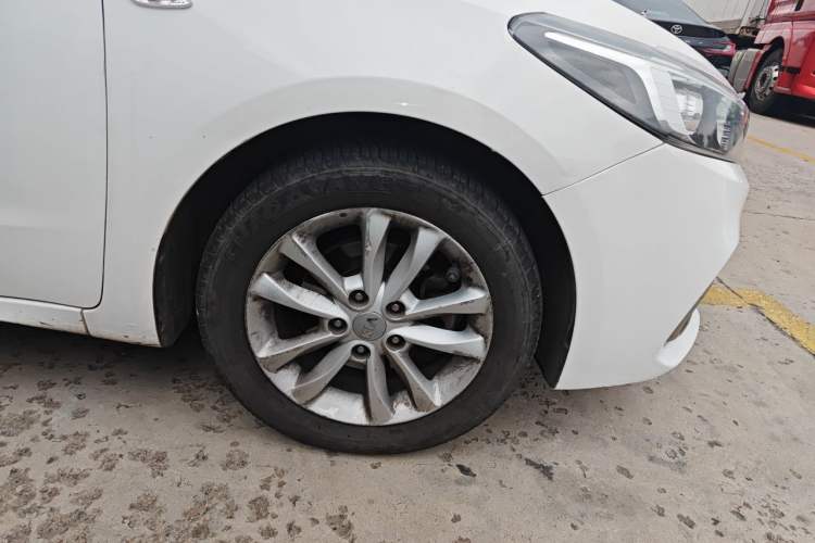Used Kia K3 2016 1.6L Automatic GL Right Front Wheel Hub