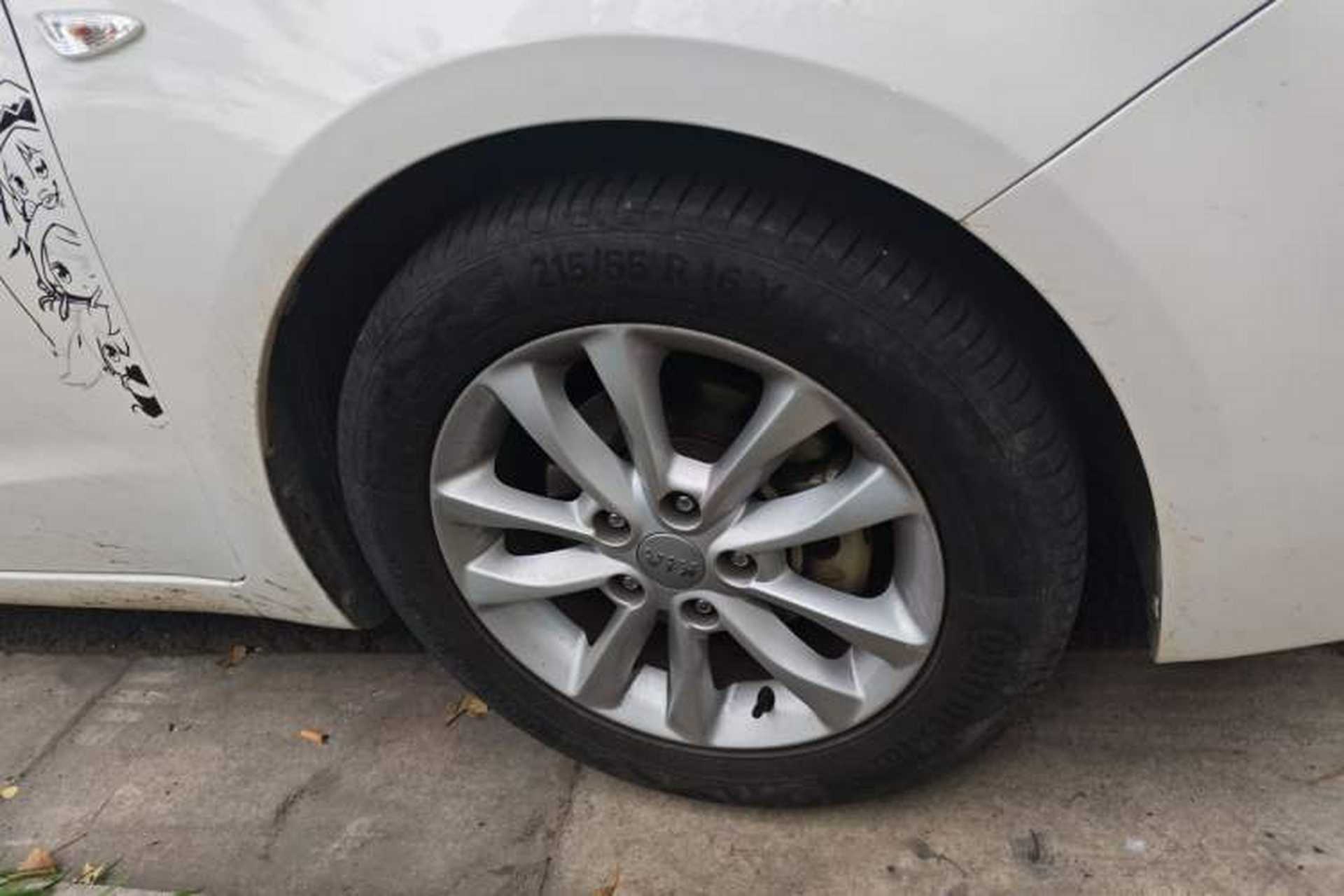 Used Kia K3 2016 1.6L Automatic GL Right Front Wheel Hub