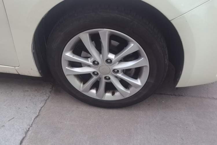 Used Kia K3 2016 1.6L Automatic GL Right Front Wheel Hub