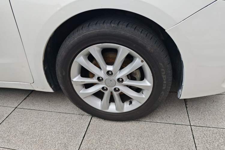 Used Kia K3 2016 1.6L Automatic GLS Right Front Wheel Hub