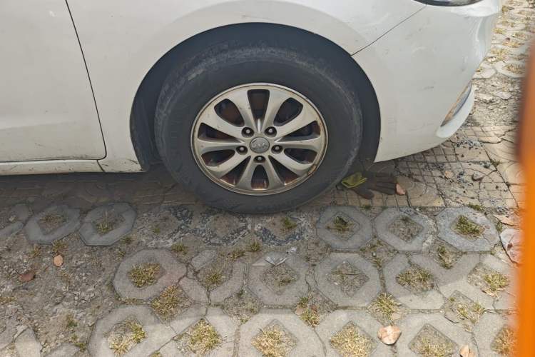 Used Kia K3 2016 1.6L Manual GL Right Front Wheel Hub