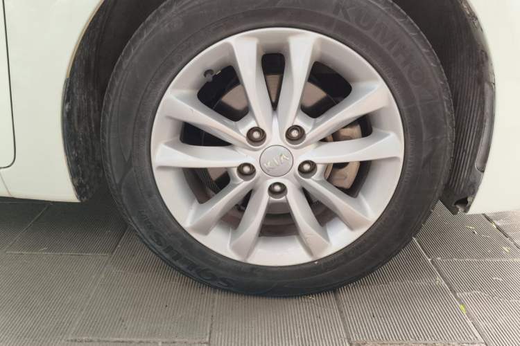 Used Kia K3 2016 1.6L Manual GLS Right Front Wheel Hub