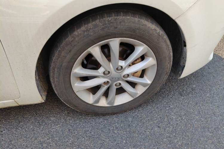 Used Kia K3 2016 1.6L Automatic GL Right Front Wheel Hub