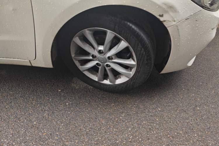 Used Kia K3 2016 1.6L Automatic GLS Right Front Wheel Hub