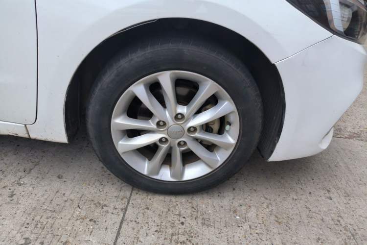 Used Kia K3 2016 1.6L Automatic GL Right Front Wheel Hub
