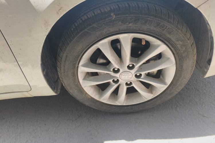 Used Kia K3 2016 1.6L Automatic GL Right Front Wheel Hub