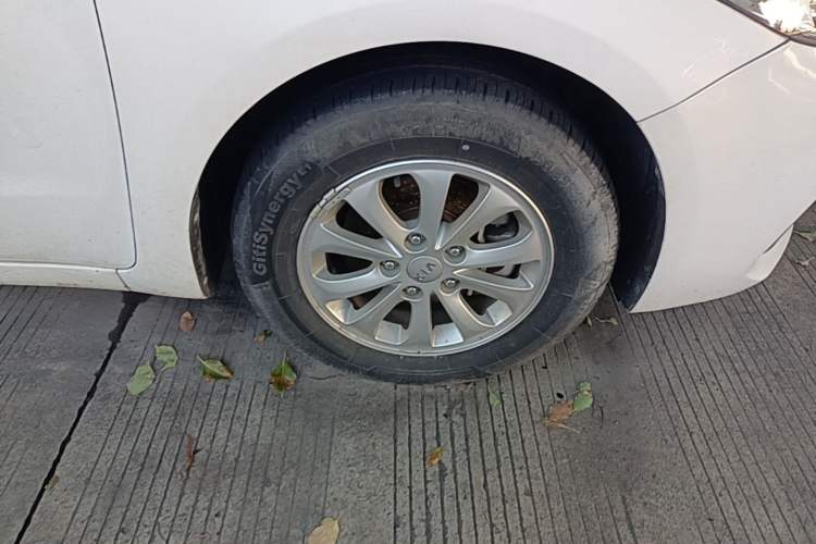 Used Kia K3 2016 1.6L Manual GL Right Front Wheel Hub
