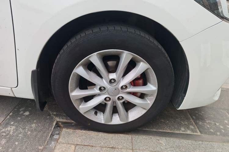 Used Kia K3 2016 1.6L Automatic GLS Right Front Wheel Hub