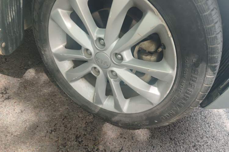 Used Kia K3 2016 1.6L Automatic GLS Right Front Wheel Hub