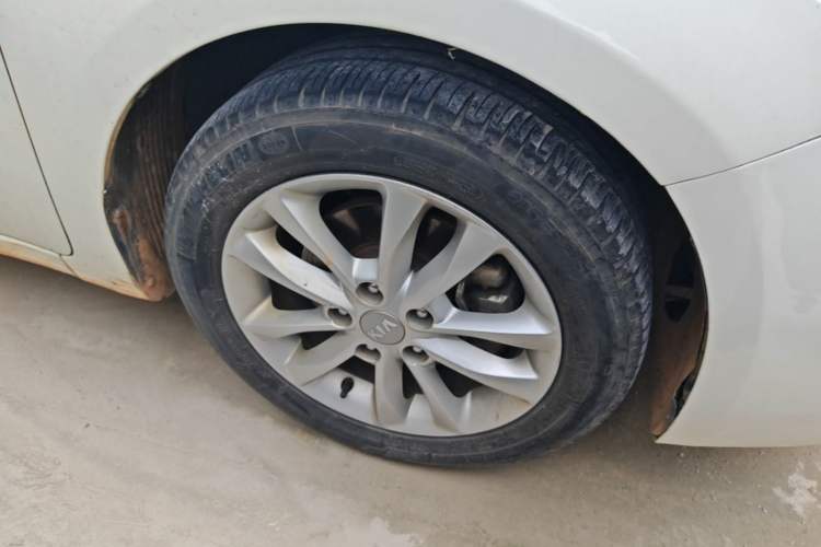 Used Kia K3 2016 1.6L Automatic GLS Right Front Wheel Hub